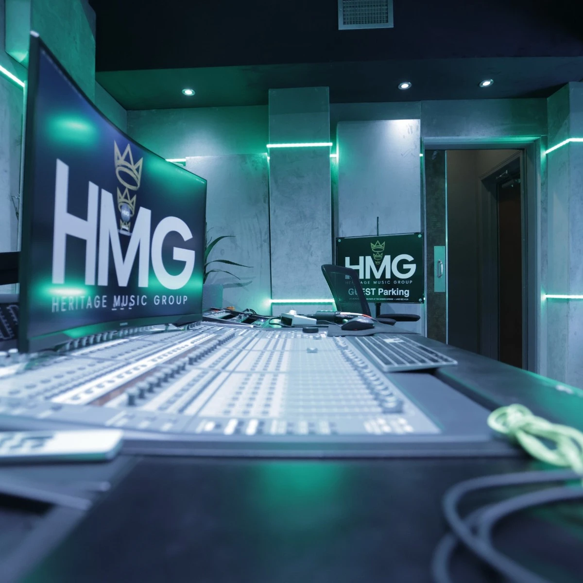 Lit Loops gallery callback 9